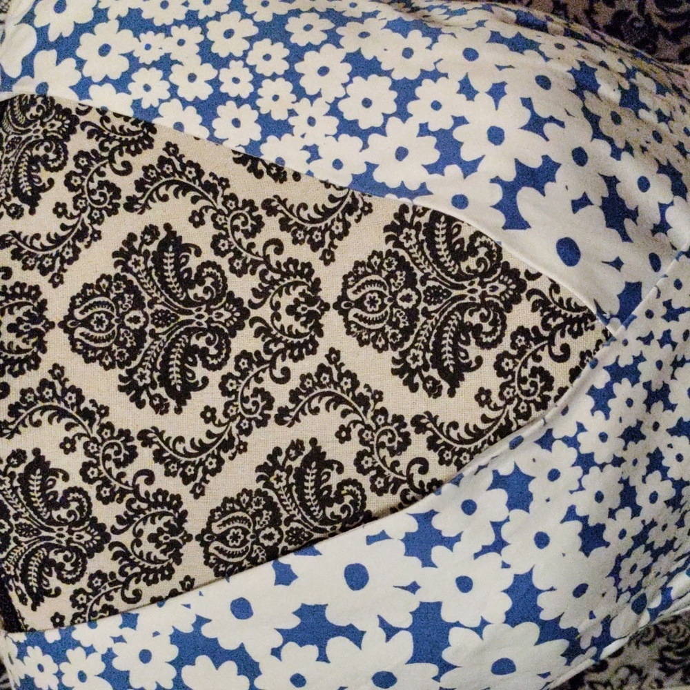 Blue and white floral A-line dress in a size 14 - Picture 3 of 10